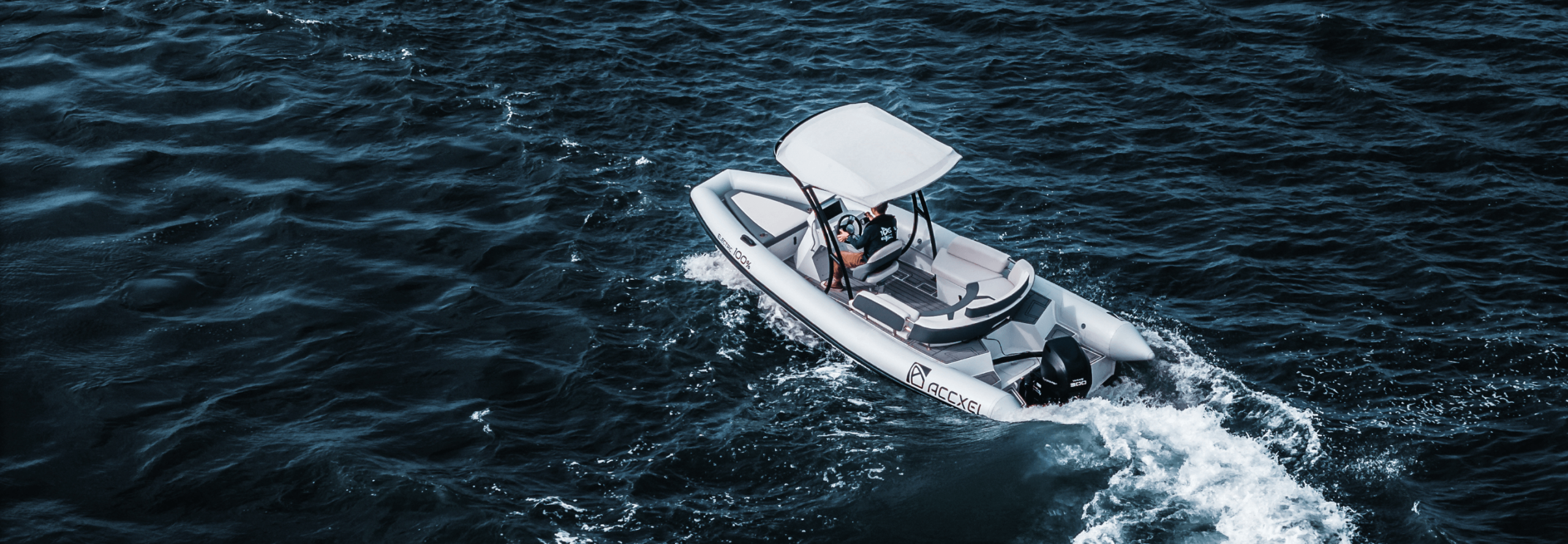 ExploMar WAVE 300 powered electric boat